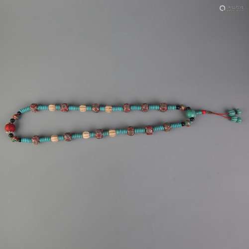 A FINE TIBETAN BUDDHISM AGATE AND TURQUOISE STONE NECKLACE