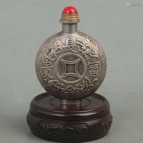 A FINE WHITE BRONZE FINELY CARVED SNUFF BOTTLE