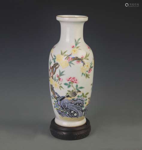 RARE FAMILLE ROSE FLOWER AND BIRD PATTERN PORCELAIN