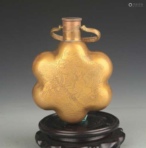 A FINE CHARACTER CARVING BRONZE WINE BOTTLE