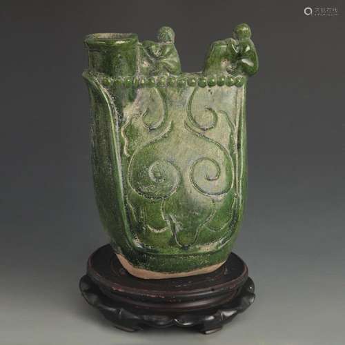 A FIND GREEN COLOR GLAZED PORCELAIN WATER EWER