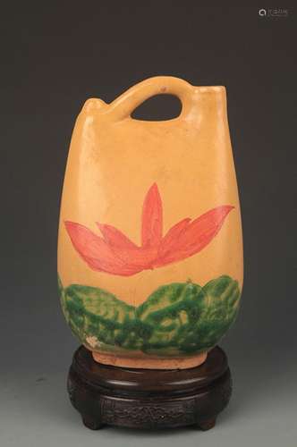 A SAN CAI COLOR LOTUS PAINTED BAG STYLE EWER