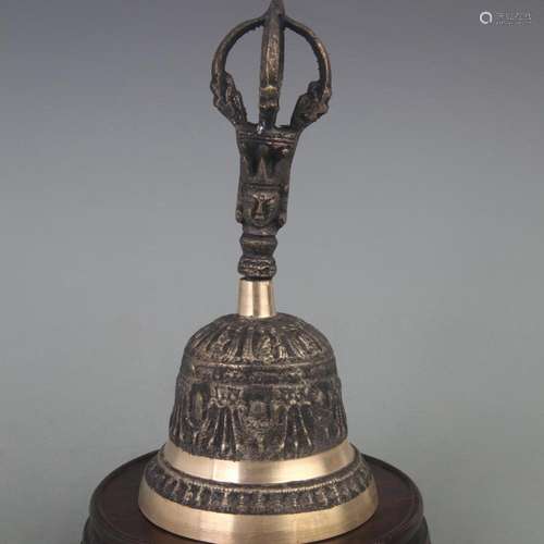 A FINE TIBETAN BUDDHISM BELL INSTRUMENTS