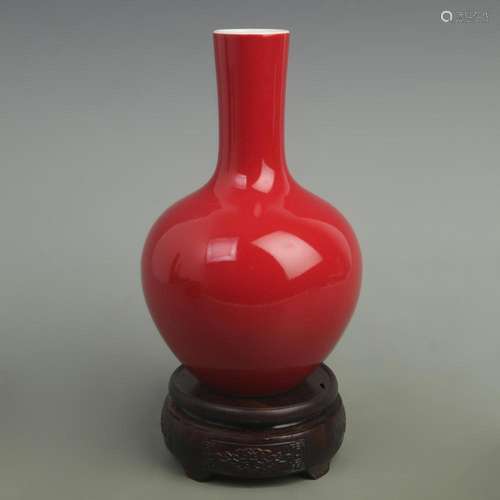 RED COLOR GLAZED MOON STYLE PORCELAIN BOTTLE