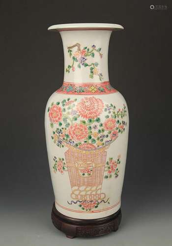 FAMILLE ROSE FLOWER PATTERN PORCELAIN VASE