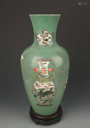 A GREEN GROUND FLOWER PATTERN GUAN YIN STYLE VASE