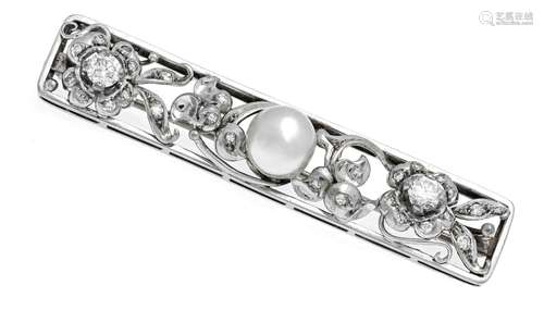 Pearl and diamond brooch WG 585