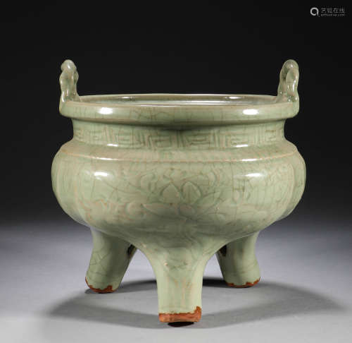 中國古代，龍泉窯三足雙耳爐