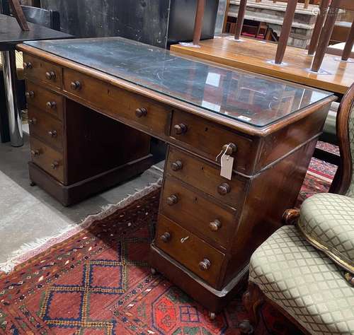 A Victorian mahogany pedestal desk, length 118cm, depth 61cm...