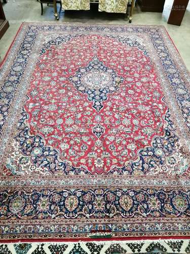 A Kashan carpet, 385 x 270cm