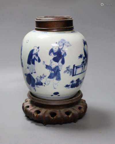 A Chinese blue and white boys jar, 19th century, would cover...