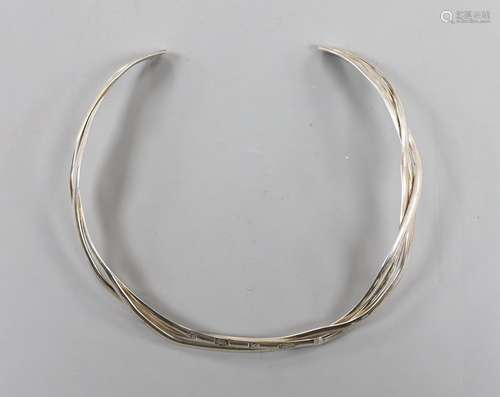 A modern silver necklet by A. Haviland-Nye, London, 2009.