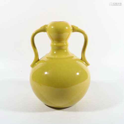 Yellow glazed gourd bottle