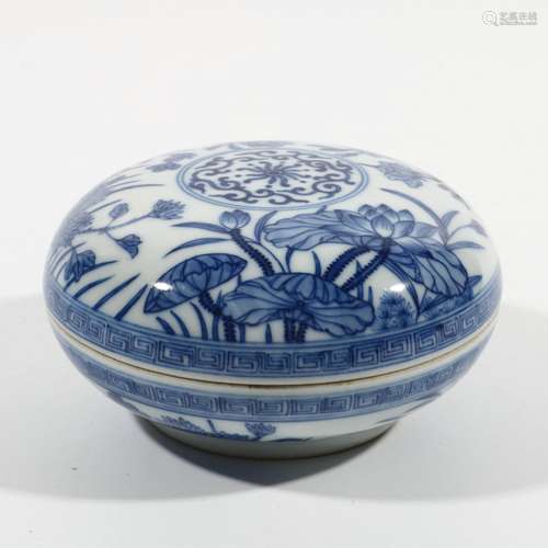 Blue and white lotus leaf pattern ink pad box