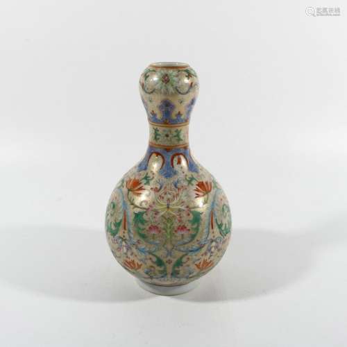 Pastel flower pattern garlic bottle