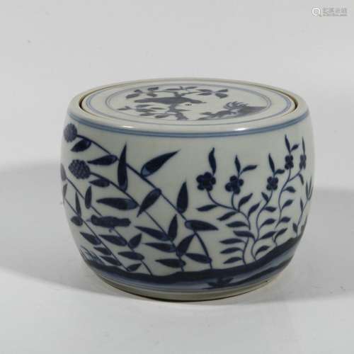 Blue and white flower and bird cricket jar