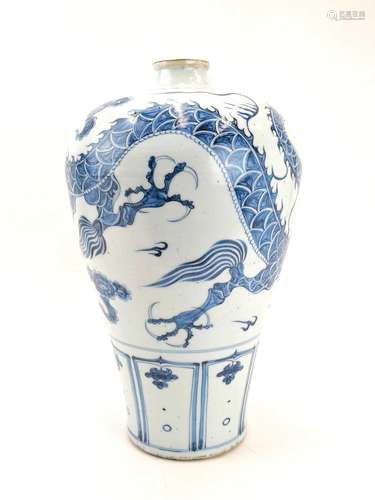 A Chinese blue and white porcelain meiping, 20th century,