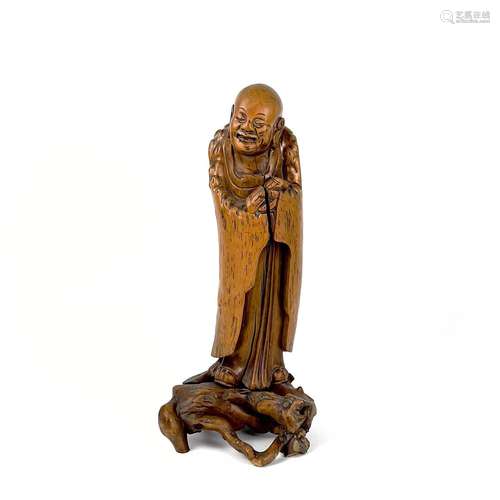 A fine Chinese rootwood carved figure, Qing Dynasty or earli...