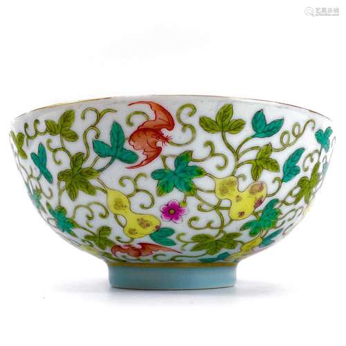 A Chinese porcelain famille rose bowl.