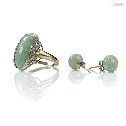 A contemporary 9ct hallmarked gold celadon jade and diamond ...