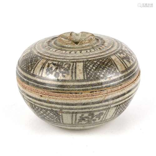 A Chinese pottery bowl and cover, Ming Provincial,