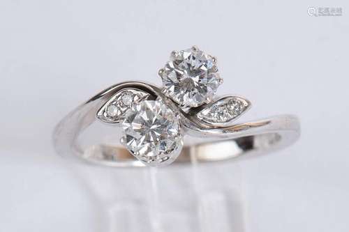 Ring, WG 585, 2 Diamanten zus. ca. 1.0 ct.,