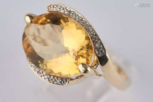 Ring, GG 585, oval facettierter Citrin, neun