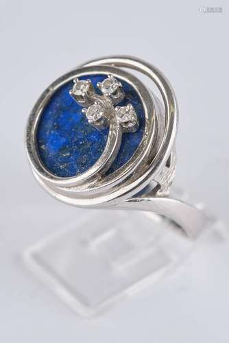 Ring, WG 585, 1 runder Lapislazuli, 4 kleine