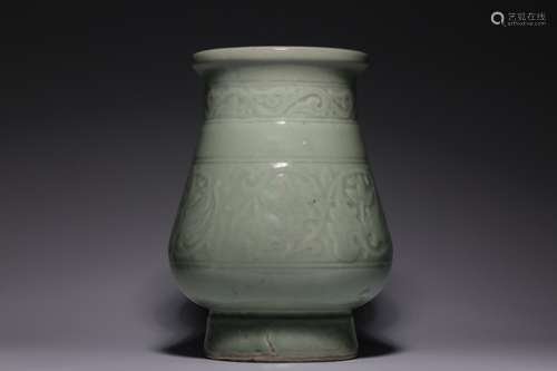 Qing Chinese Celadon Glazed Porcelain Vase