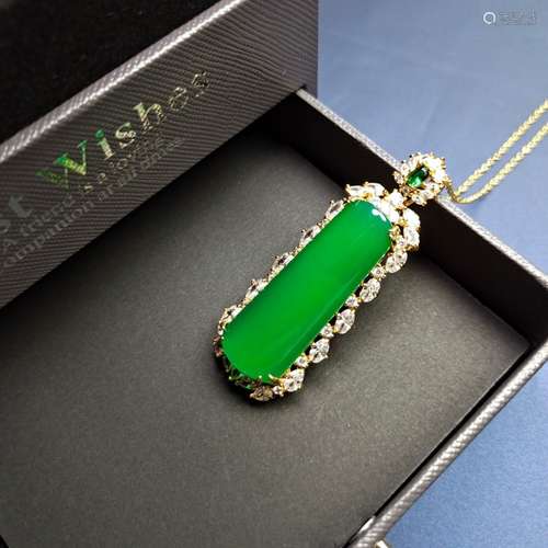 Chinese Green Chalcedony Pendant Necklace