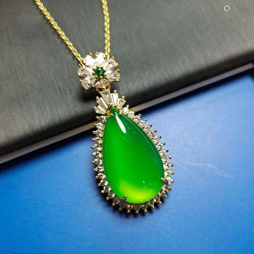 Chinese Green Chalcedony Pendant Necklace