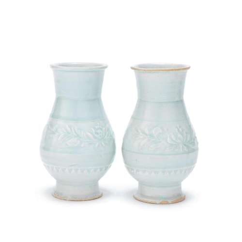 A PAIR OF QINGBAI VASES Song Dynasty (2)
