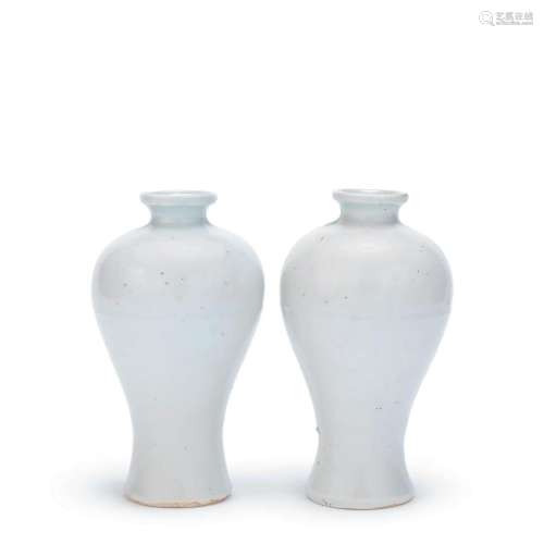 A PAIR OF WHITE-GLAZED VASES, MEIPING Ming Dynasty (2)