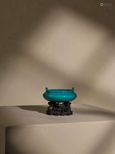 A small turquoise-glazed tripod censer, Mark and period of Y...