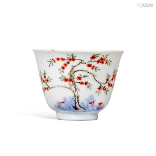 A wucai 'month' cup, Mark and period of Kangxi  |  清...