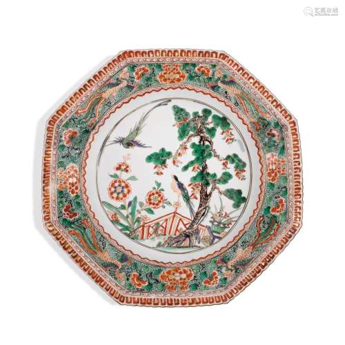 A large famille-verte octagonal dish, Qing dynasty, Kangxi p...