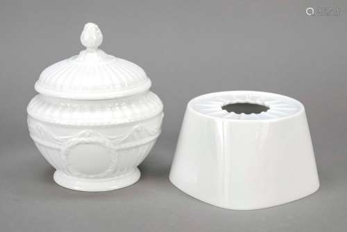 Teapot warmer and lidded box, KPM Be