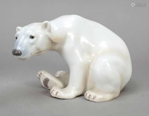 Sitting polar bear, Bing & Gröndahl,