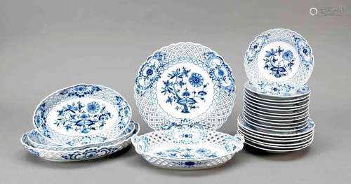 A set of 22 pieces, Meissen, 20th ce