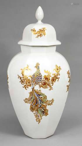 Large lidded vase, Kaiser, Staffelst