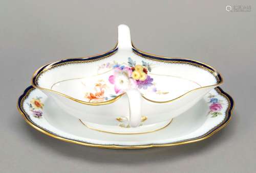 Gravy boat with solid saucer, Meisse