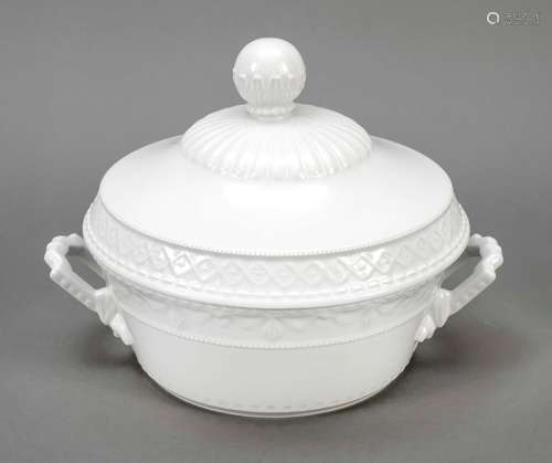 Round lidded tureen, KPM Berlin, mar