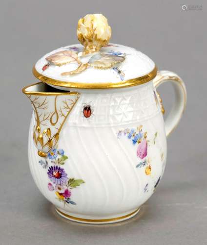 Small jug with lid, Meissen, Knauff-