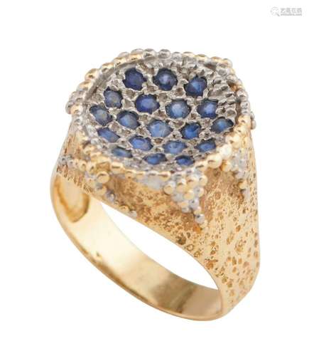 CHARLES DE TEMPLE, 18CT TWO-TONE GOLD AND SAPPHIRE RING