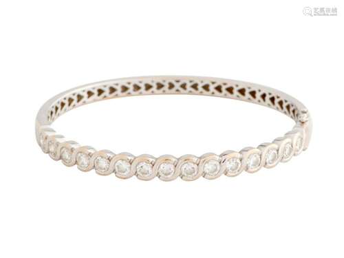 18CT WHITE GOLD AND DIAMOND BANGLE