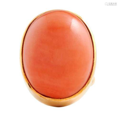 18CT GOLD AND CORAL RING, ITALIAN