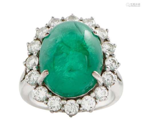 18CT WHITE GOLD, EMERALD AND DIAMOND RING