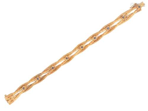 18CT GOLD AND SAPPHIRE BRACELET