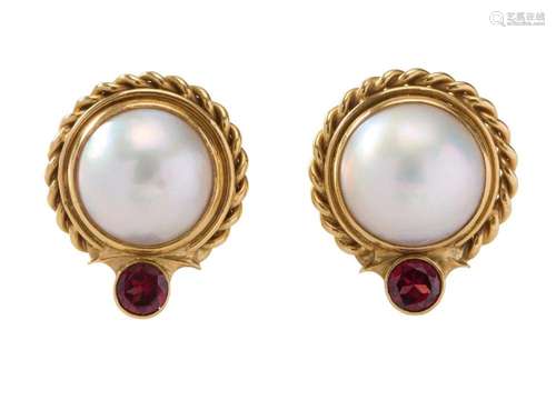 PAIR OF 18CT GOLD, GARNET AND PEARL EARRINGS