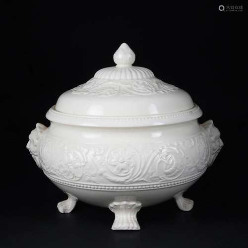 An English white earthenware round tureen and cover, Wedgwoo...